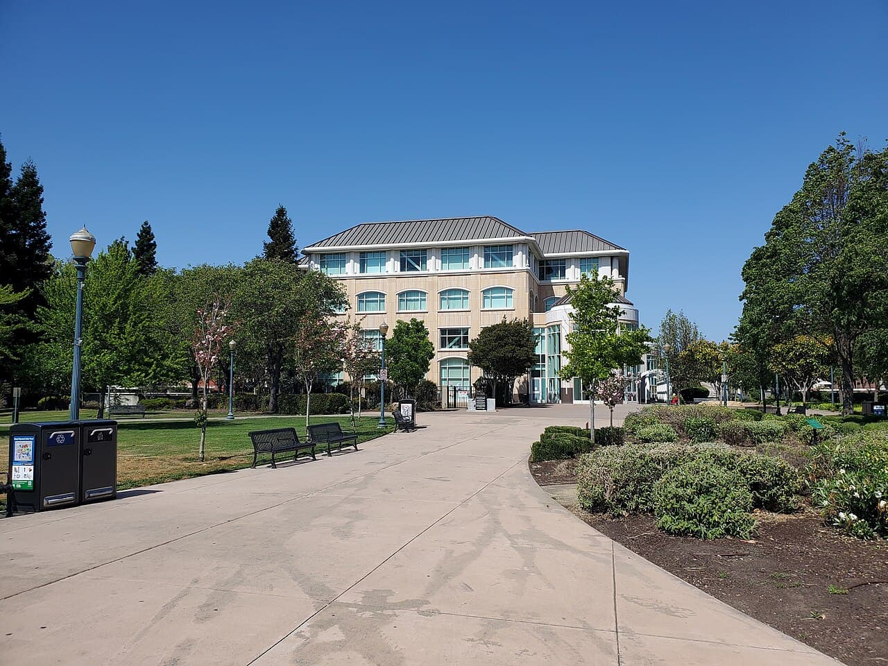 Hayward City Hall beside its landscaped downtown park.