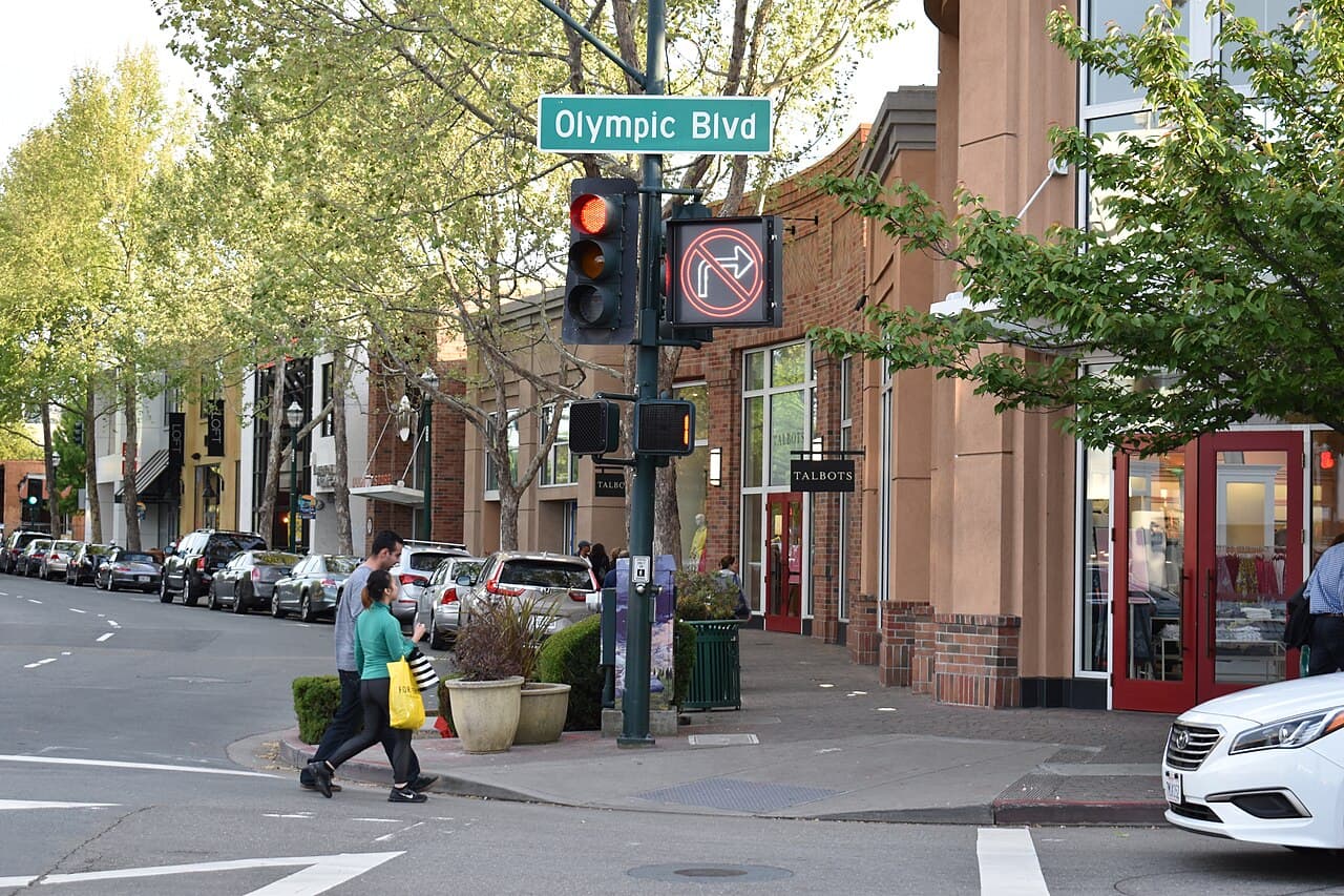 Broadway Plaza shopping district in Walnut Creek.